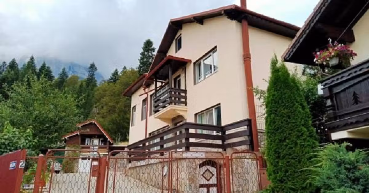 Casă individuală de vânzare cu 6 camere în Bușteni