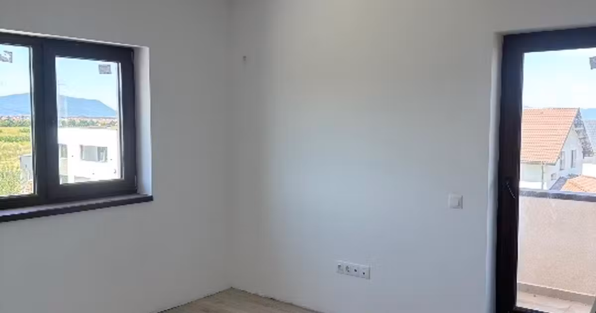 Apartament de vânzare cu 2 camere în Sânpetru