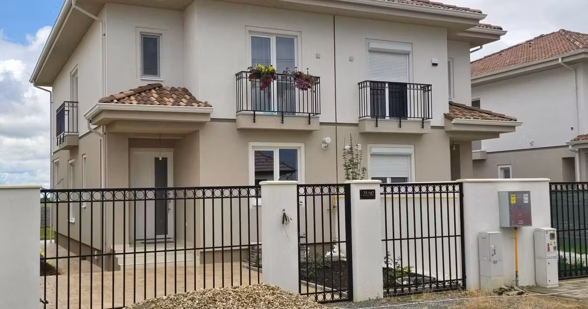 Duplex de vânzare cu 4 camere în Sânandrei