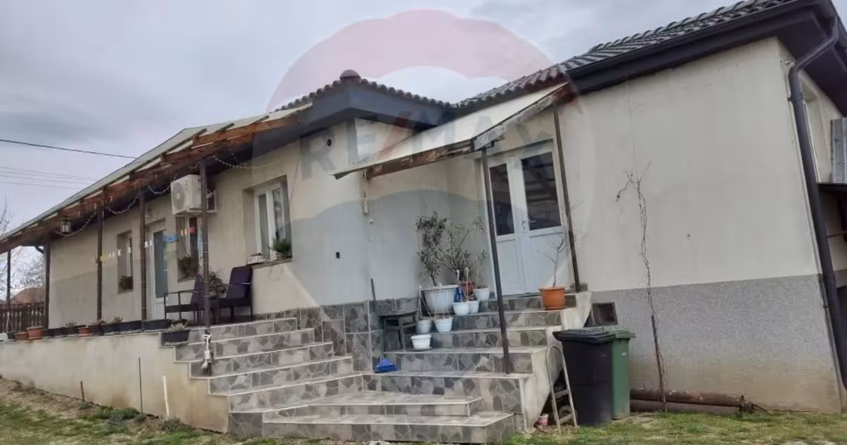 Casă individuală de vânzare cu 4 camere în Biharia