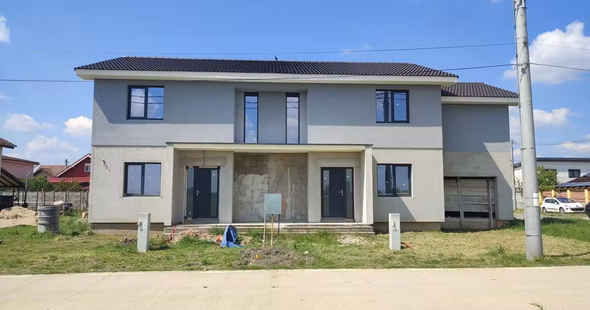 Duplex de vânzare cu 4 camere în Sânandrei