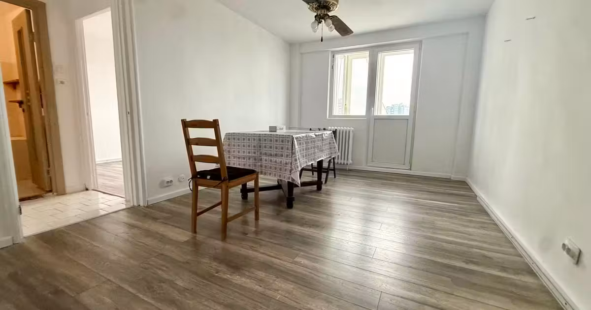 Apartament de vânzare cu 3 camere în zona P-ța Victoriei, Ultracentral