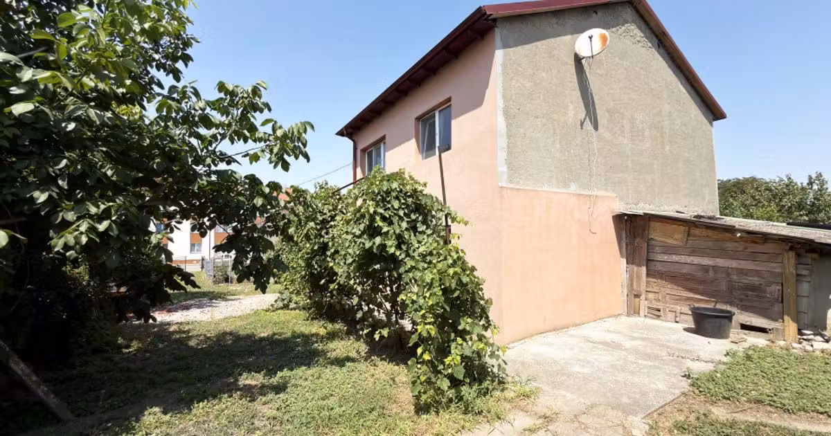 Casă individuală de vânzare cu 6 camere în Mihail Kogălniceanu