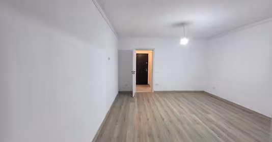 Garsonieră Titan