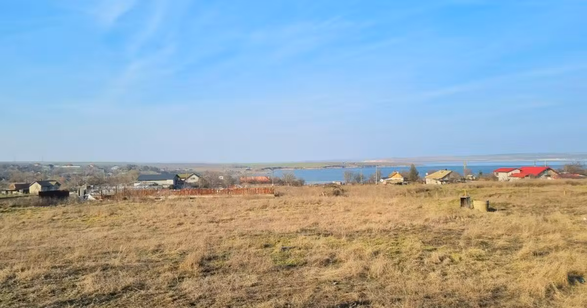 Teren Construcții intravilan de vânzare de 7400 mp, în Sibioara