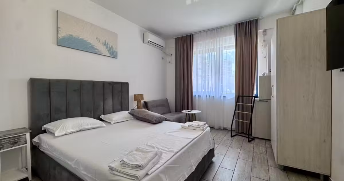 Garsonieră de vânzare, mobilată în Mamaia-Sat