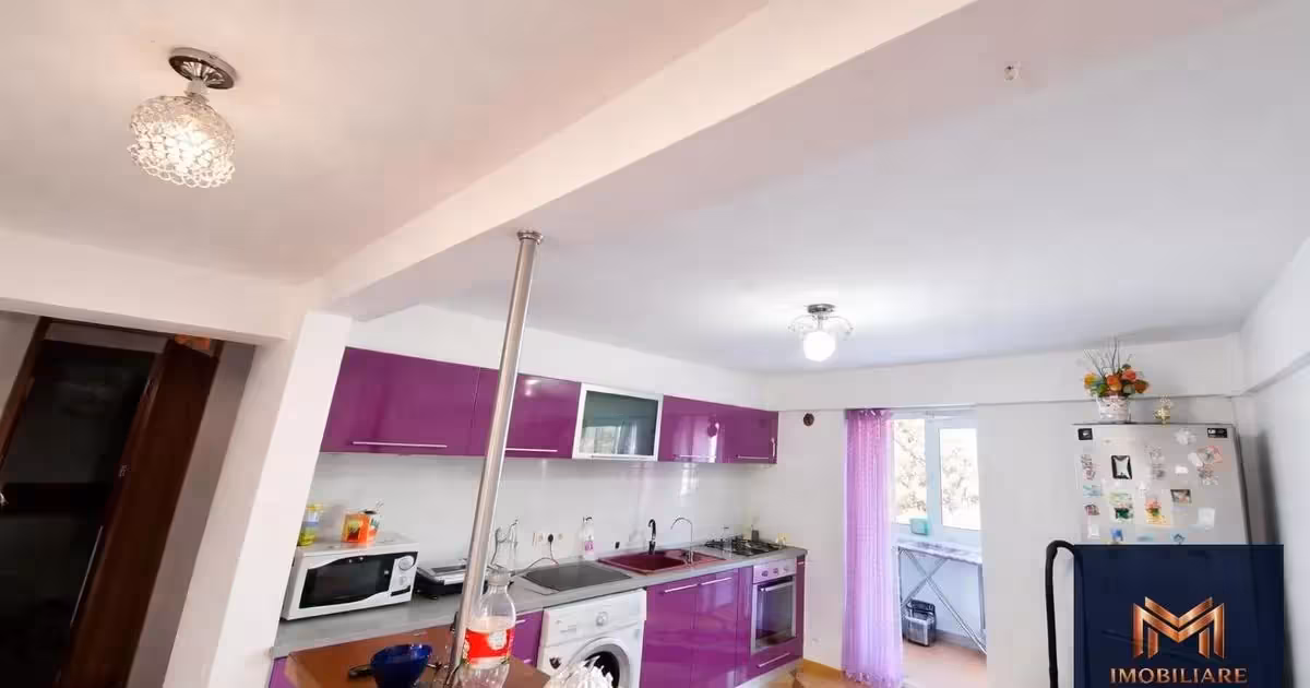 Apartament de vânzare cu 4 camere în zona Central, Botoșani