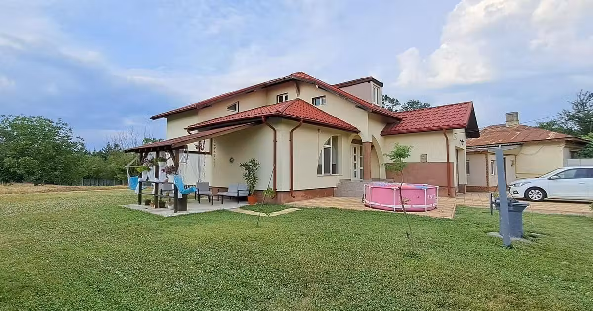 Casă individuală de vânzare cu 6 camere în Stoenești (Florești-Stoenești)