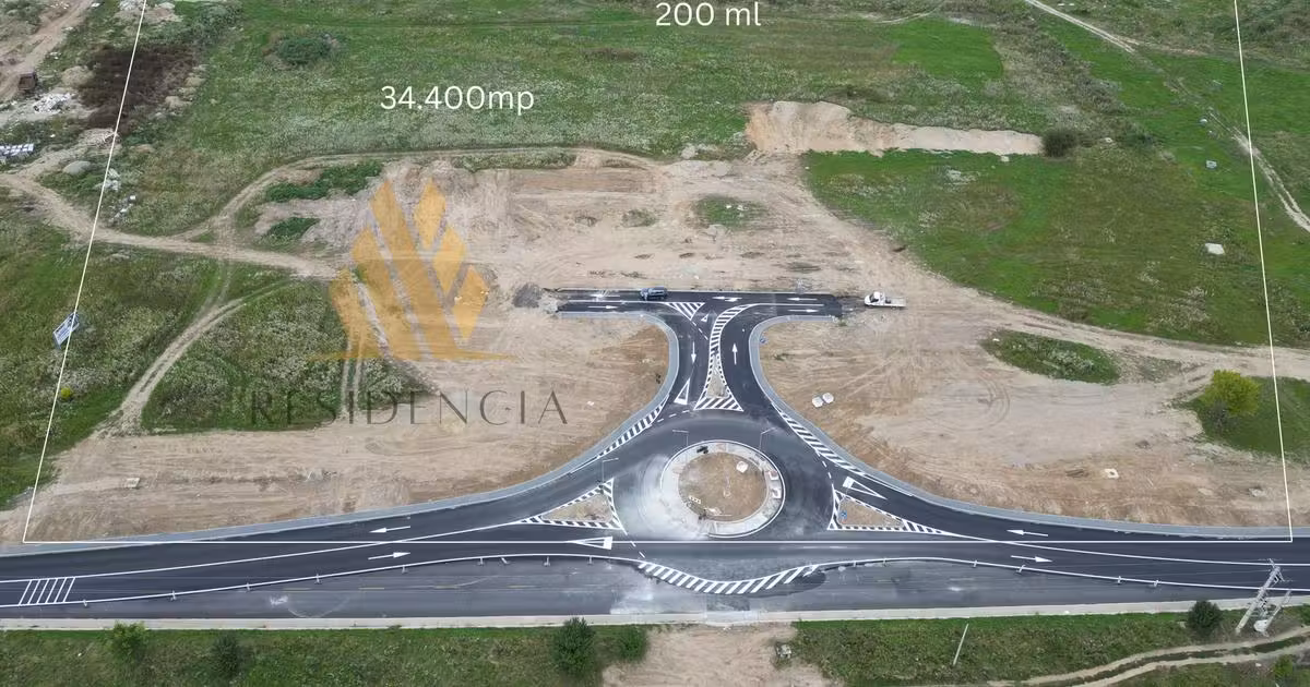 Teren Construcții intravilan de vânzare de 34400 mp, în Râșnov