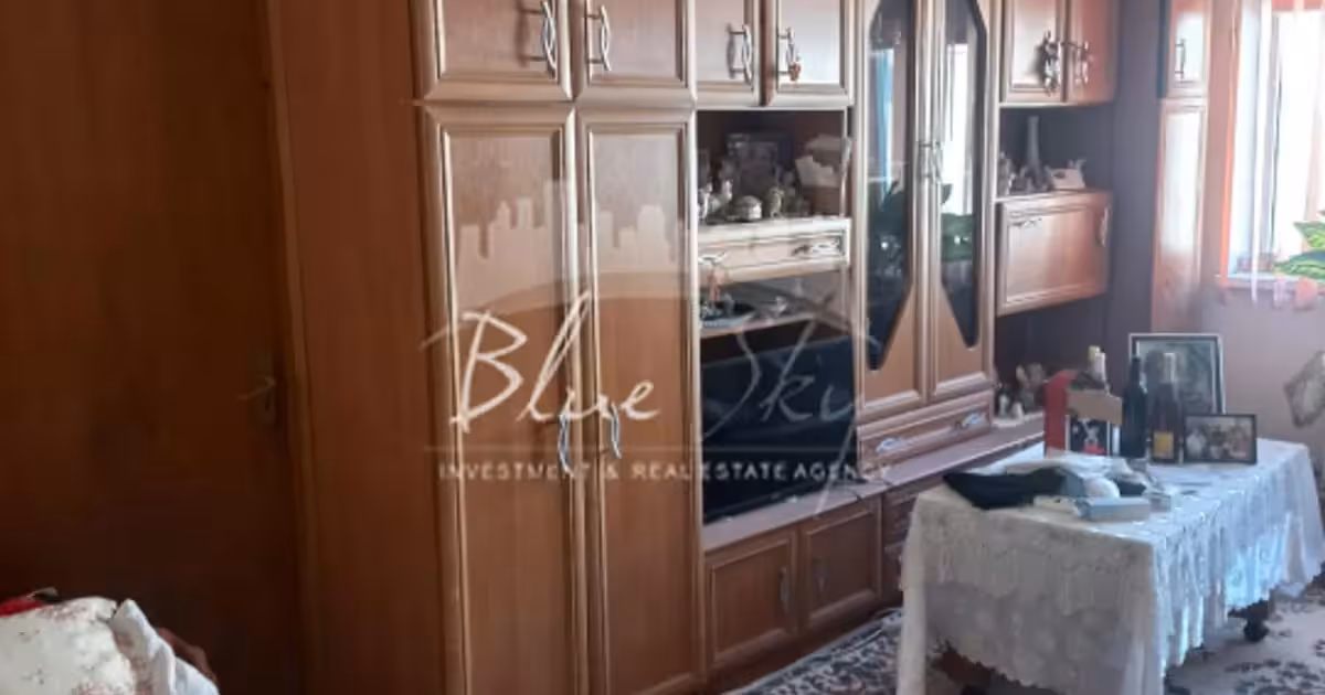 Apartament de vânzare cu 3 camere în zona Far, Constanța