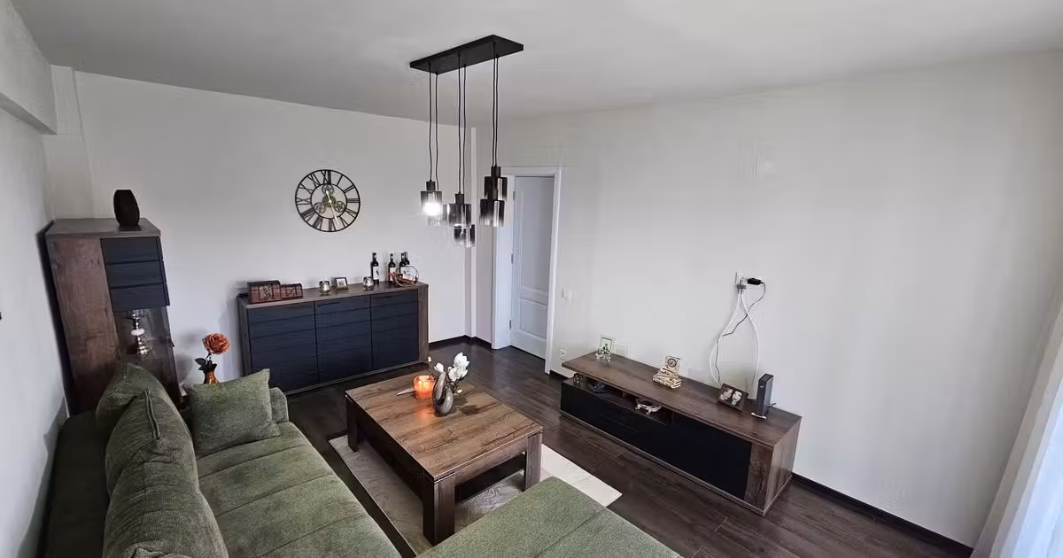 Apartament de vânzare cu 2 camere în zona Democrației, Ploiești