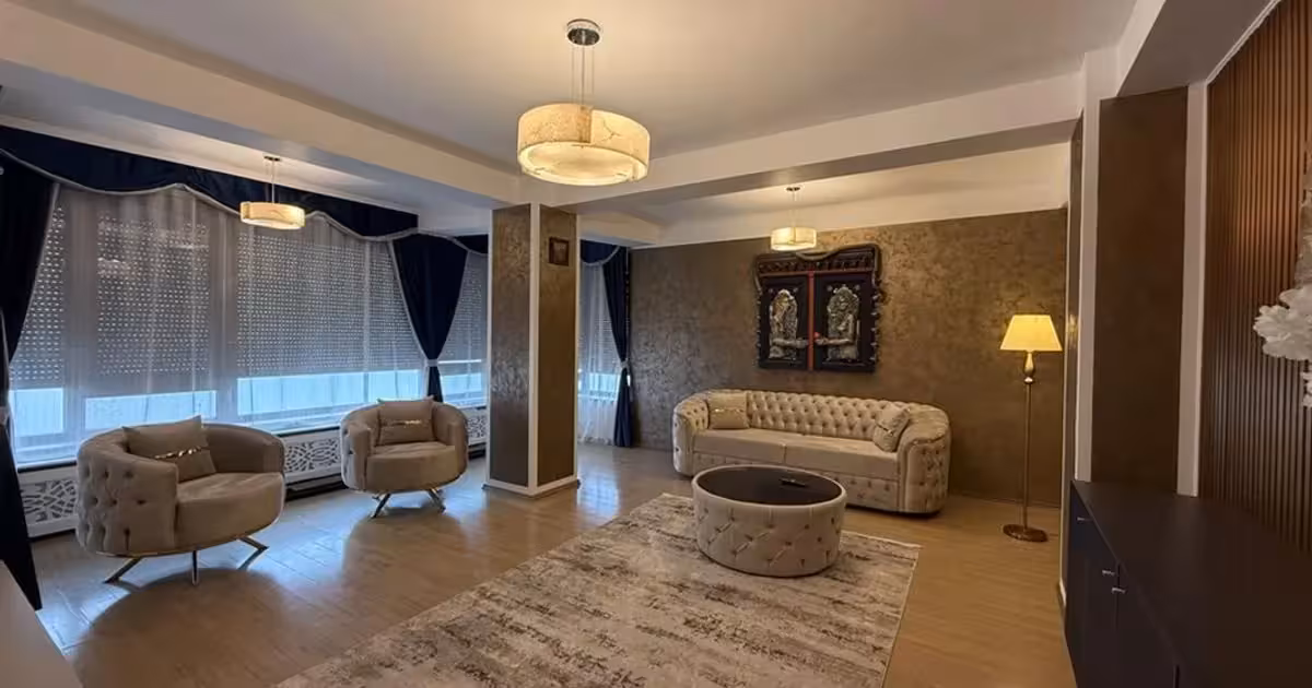 Apartament de vânzare cu 3 camere în zona Faleză, Galați