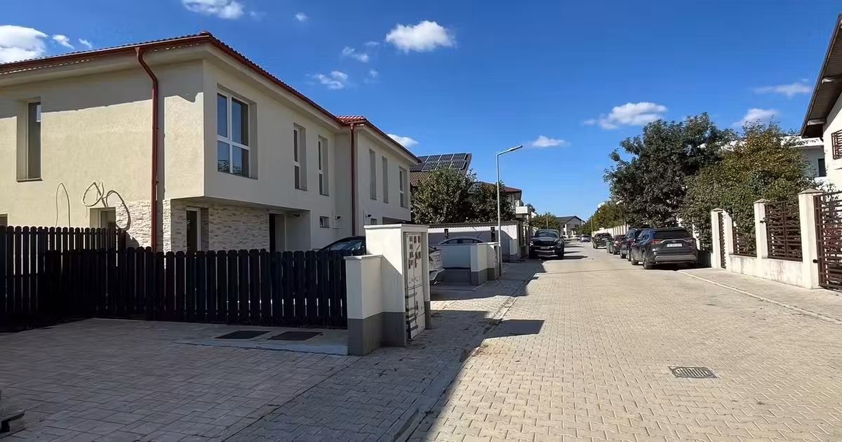 Duplex de vânzare cu 5 camere, mobilat în Otopeni