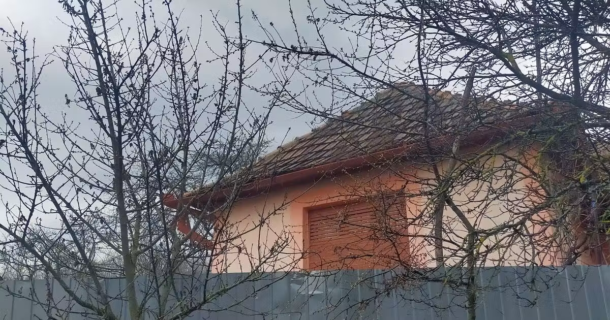 Casă de vânzare cu 3 camere în Ineu