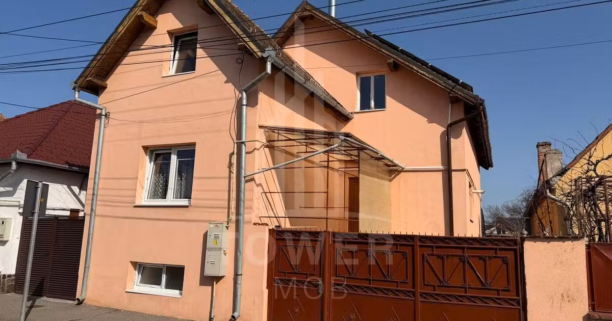 Casă individuală de vânzare cu 4 camere în zona Țiglari, Sibiu
