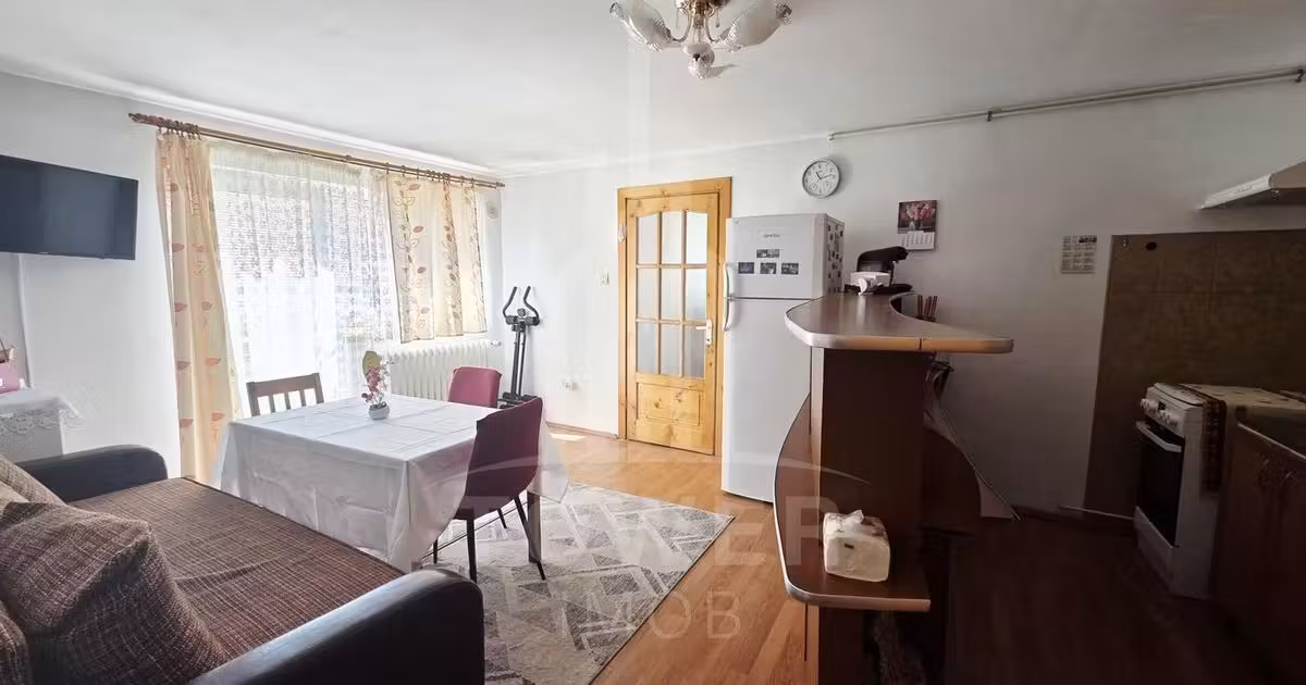 Apartament de vânzare cu 3 camere, mobilat în zona Sub Arini, Sibiu