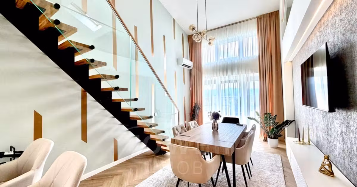Apartament de vânzare cu 5 camere în Cristian