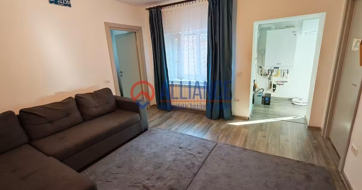 Casă de vânzare cu 6 camere în Ovidiu