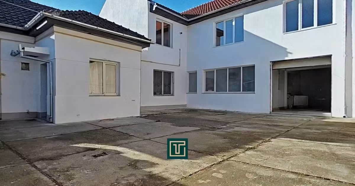 Casă de vânzare cu 10 camere în zona Aradul Nou, Arad