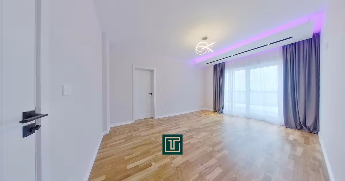 Penthouse de vânzare cu 3 camere în zona Miorița, Arad