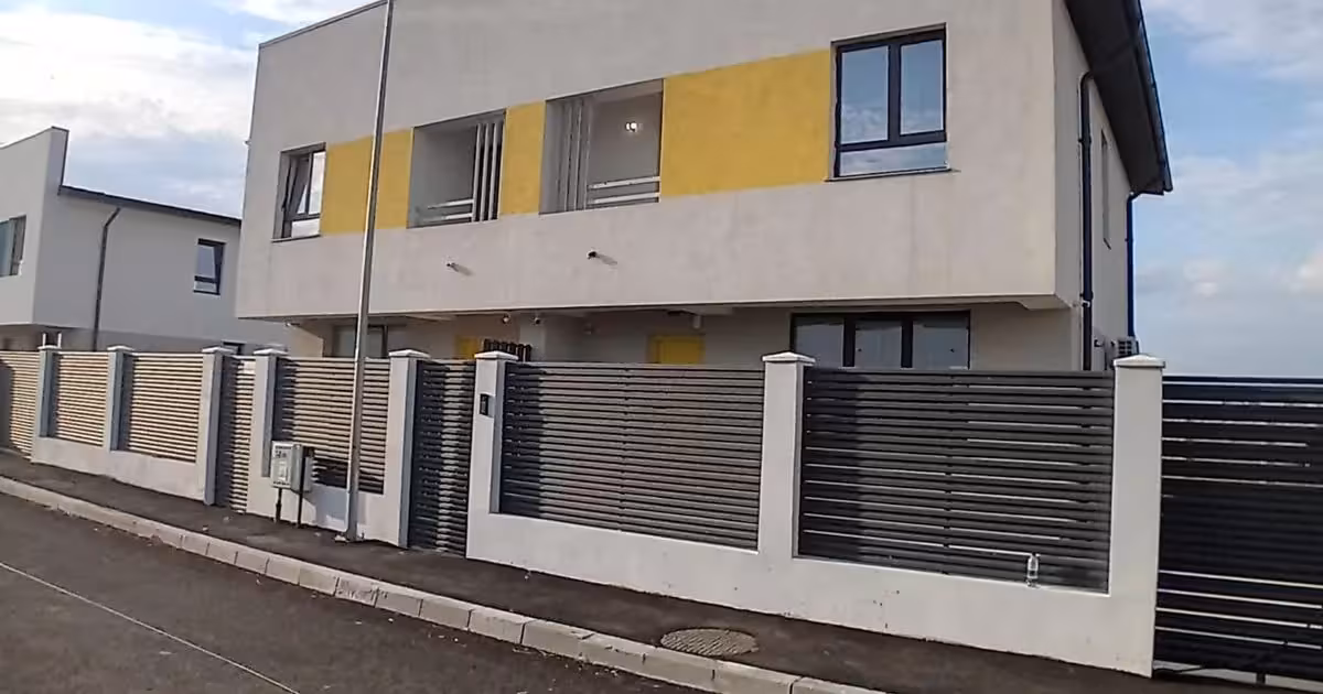 Casă individuală de vânzare cu 4 camere în Vidra