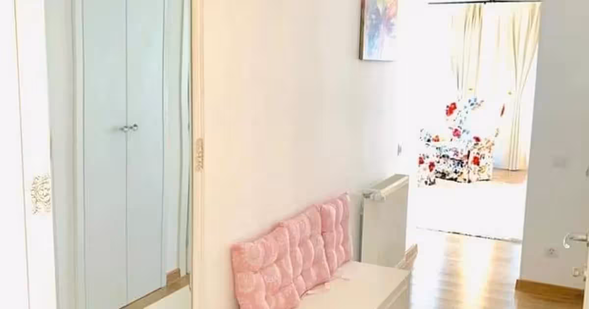 Apartament de vânzare cu 3 camere, mobilat în Otopeni