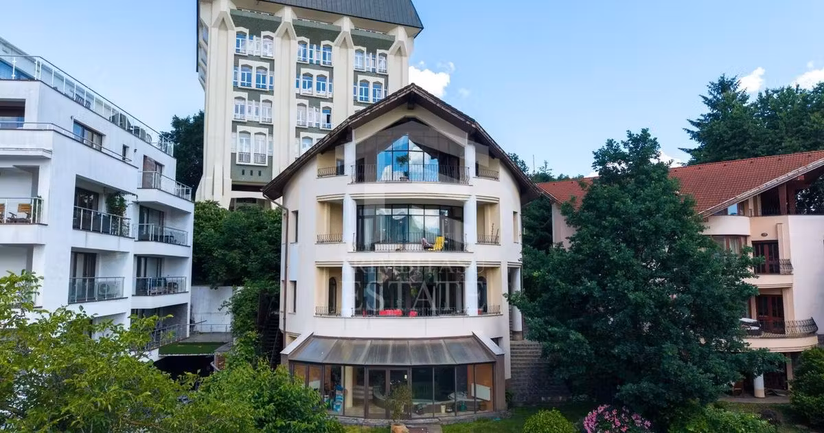 Casă individuală de vânzare cu 8 camere, mobilată în zona Central, Brașov