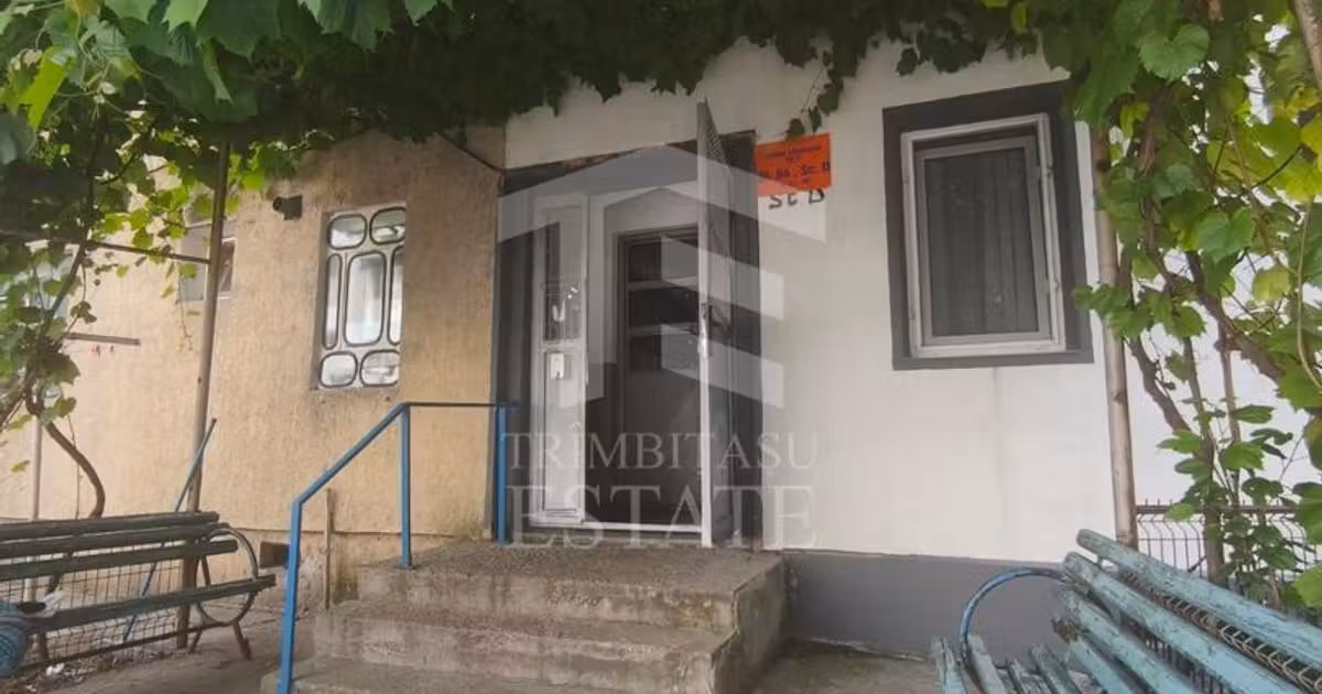Apartament de vânzare cu 3 camere în Murfatlar
