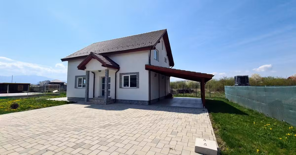 Casă de vânzare cu 4 camere în Sânpetru