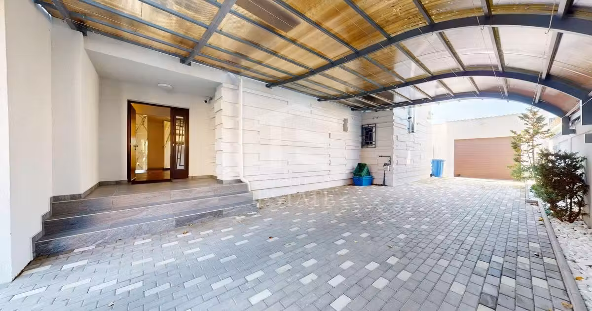 Casă individuală de vânzare cu 6 camere, mobilată în zona Titan, Sector 3