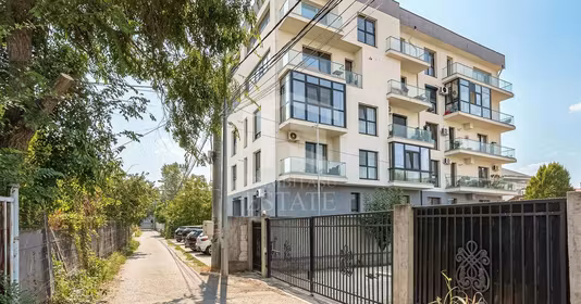 Apartament Titan