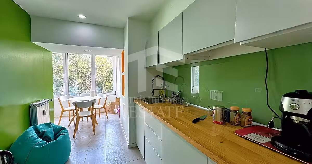 Apartament de vânzare cu 3 camere în zona Decebal, Sector 3