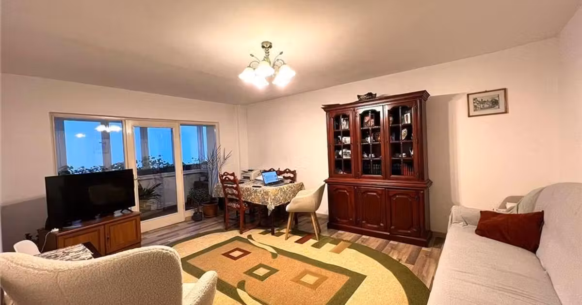 Apartament de vânzare cu 4 camere în zona Central, Bistrița