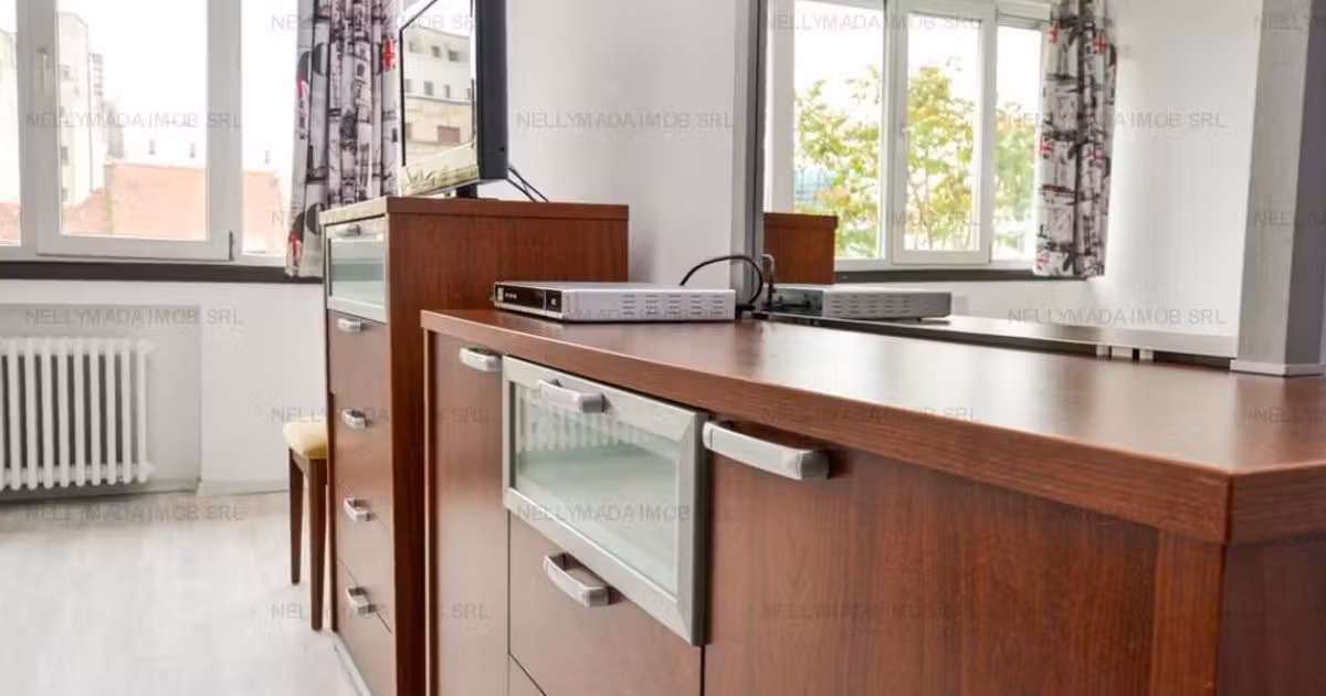 Apartament de vânzare cu 6 camere, mobilat în zona Universitate, Ultracentral