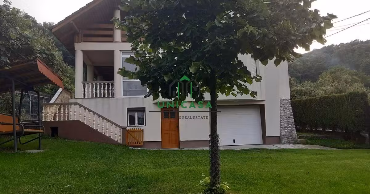 Casă individuală de vânzare cu 4 camere în Ocnele Mari