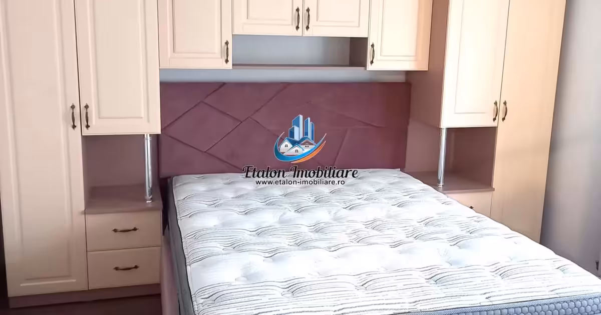 Apartament de vânzare cu 2 camere în zona Central, Piatra-Neamț