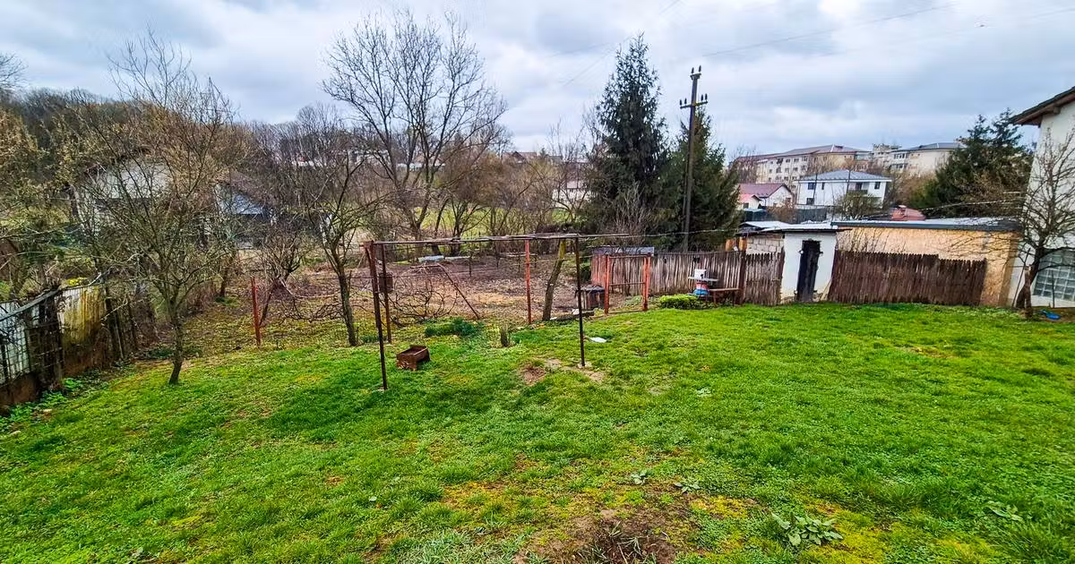 Casă individuală de vânzare cu 10 camere în zona Găvana, Pitești