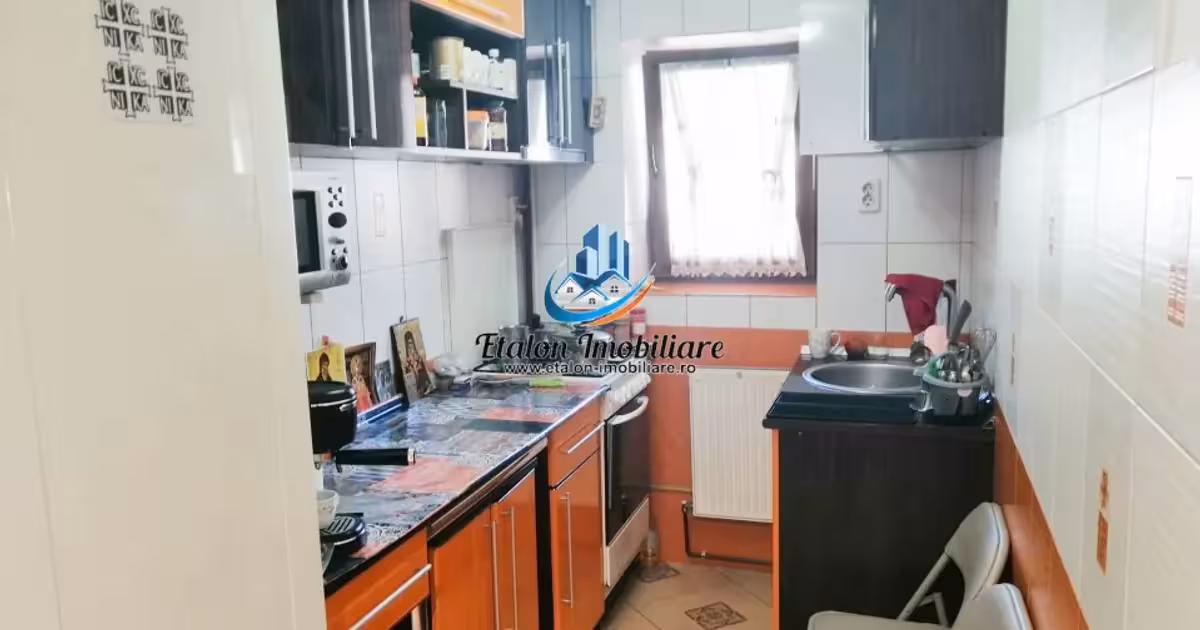 Apartament de vânzare cu 3 camere în zona Mărăței, Piatra-Neamț