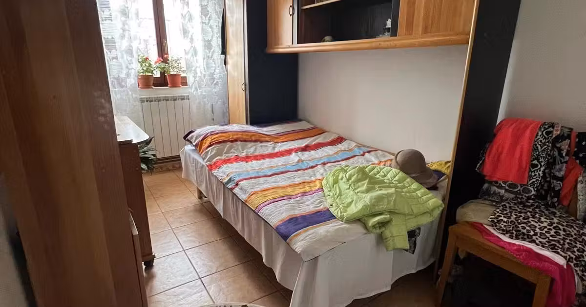 Apartament de vânzare cu 4 camere în zona Obor, Focșani
