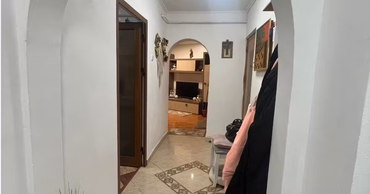 Apartament de vânzare cu 3 camere, mobilat în zona Central, Focșani