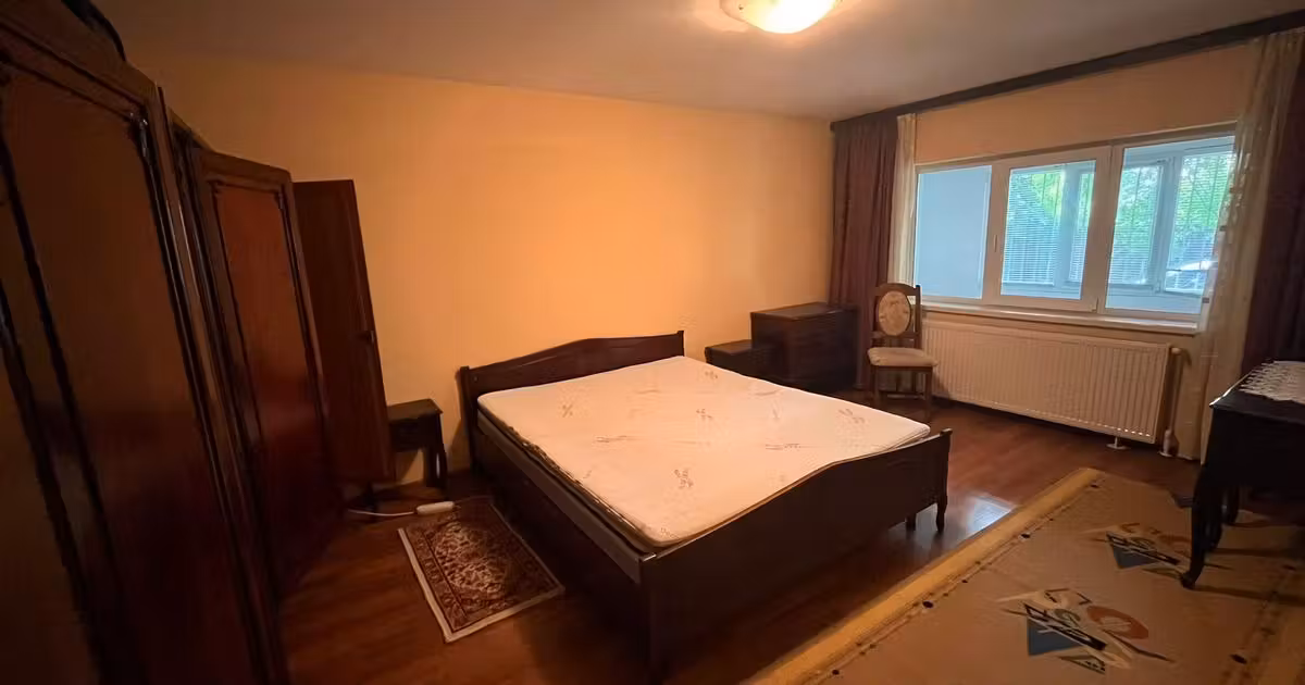 Apartament de vânzare cu 2 camere în zona Gară, Focșani