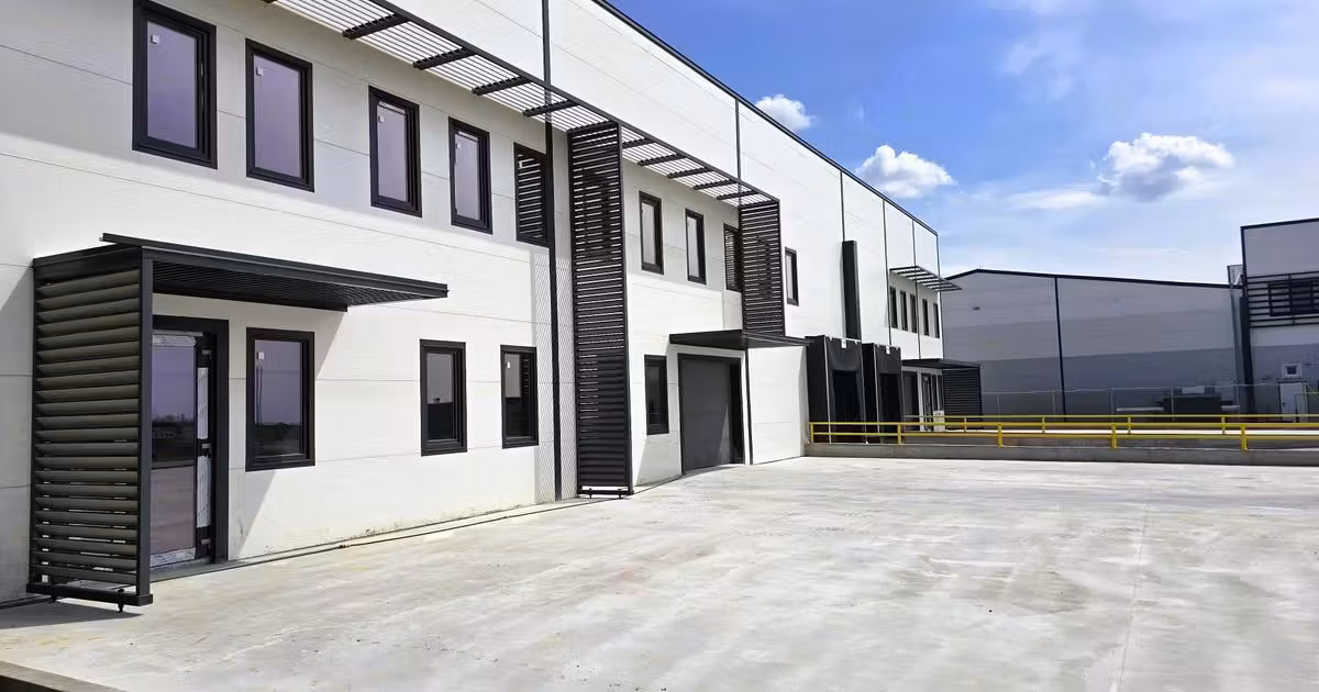 Spațiu industrial de vânzare 2400 mp în Balotești