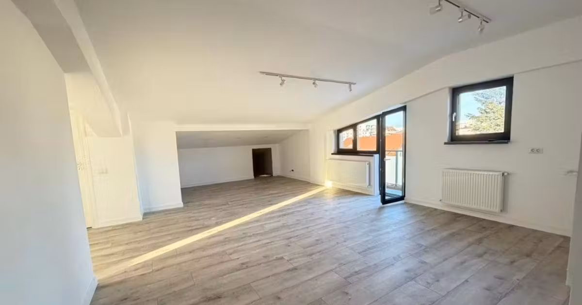 Apartament de vânzare cu 3 camere în zona Calea Călărașilor, Sector 3
