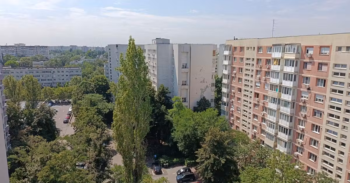 Apartament de vânzare cu 2 camere în zona Titan, Sector 3
