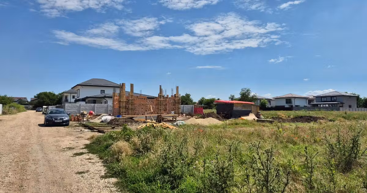 Teren Construcții intravilan de vânzare de 377 mp, în Berceni