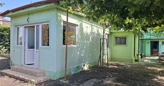 Casă Golești