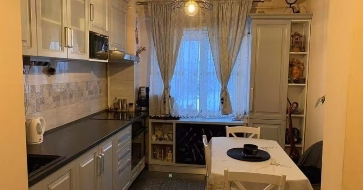Apartament de vânzare cu 3 camere în zona Mircea cel Bătrân, Iași