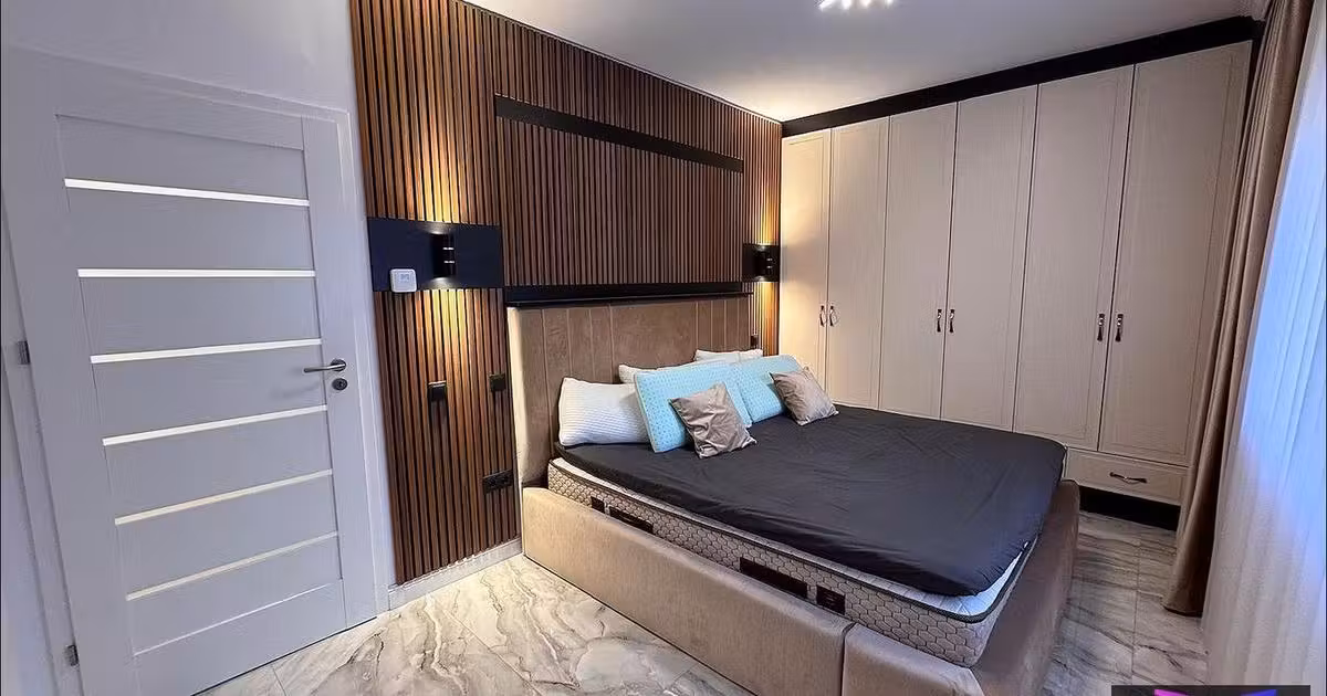 Apartament de vânzare cu 2 camere, mobilat în Cristian