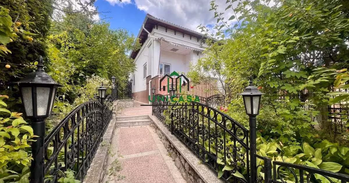 Casă individuală de vânzare cu 4 camere, mobilată în zona Central, Râmnicu Vâlcea