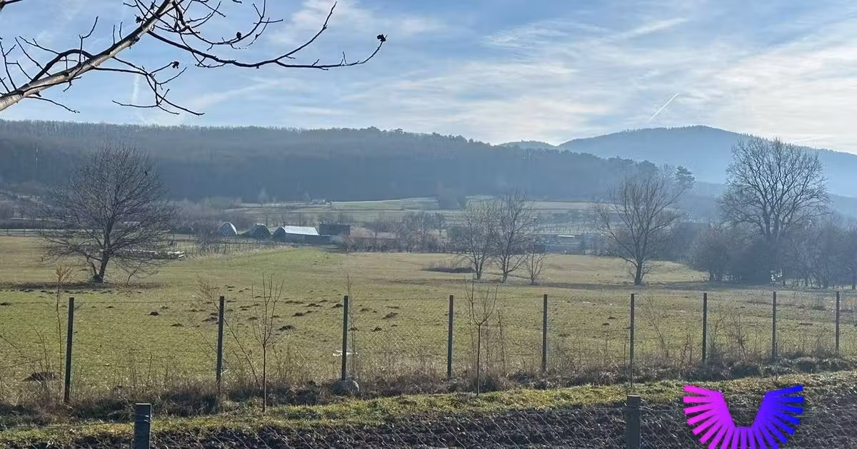 Teren Construcții intravilan de vânzare de 1080 mp, în Rășinari